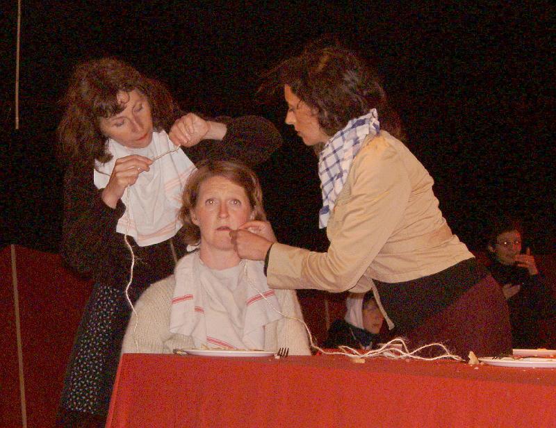 CEF2006_EnormeTragedie211.jpg